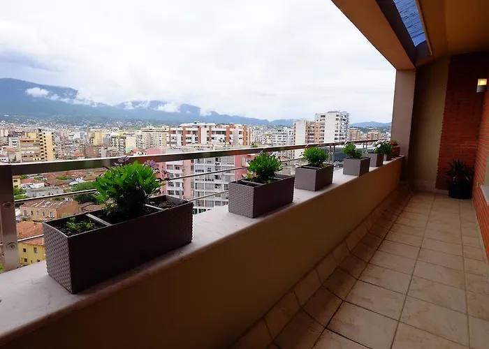 Galeria * Tirana